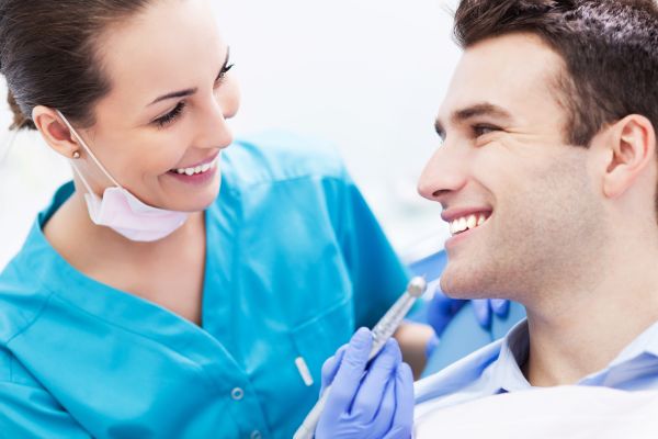 Visit An Emergency Dentist For These Urgent Dental Issues